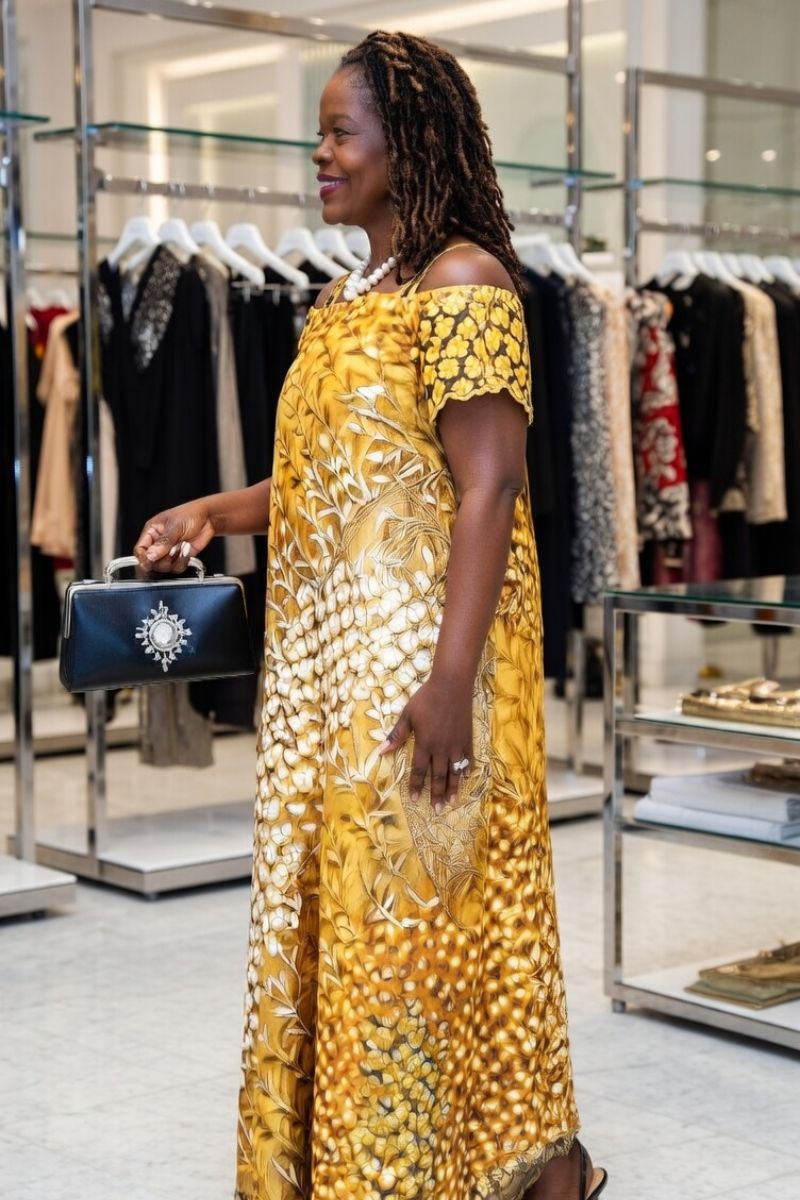 A Cold shoulder gold lace maxi dress A Cold shoulder gold lace maxi dress